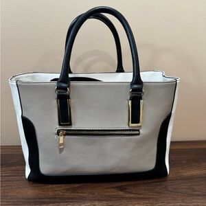 Like new Black and White Women's Handbag/ Purse